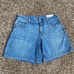 American Eagle Low Rise Baggy Shorts NWT